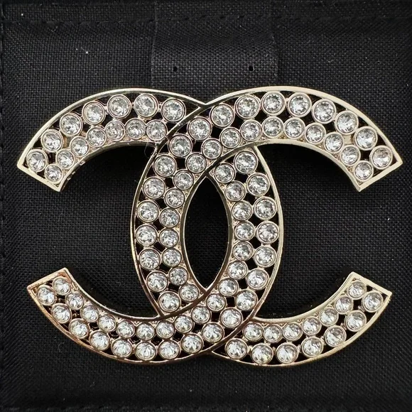 CHANEL 23S CLASSIC GOLD TONE LARGE BIG CC LOGO CRYSTALS CRYSTAL BROOCH PIN